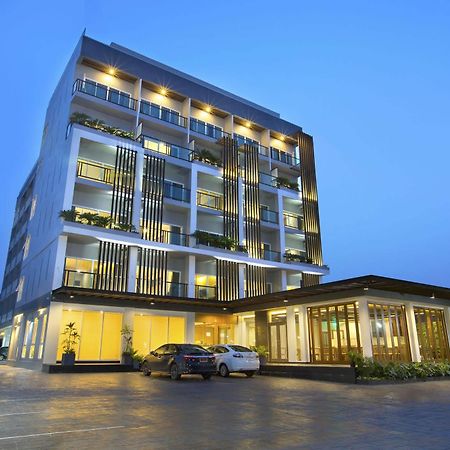 V Hotel Ubon Ratchathani Exterior photo