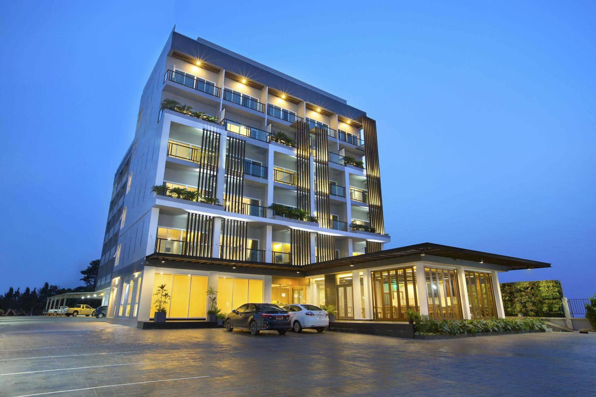 V Hotel Ubon Ratchathani Exterior photo