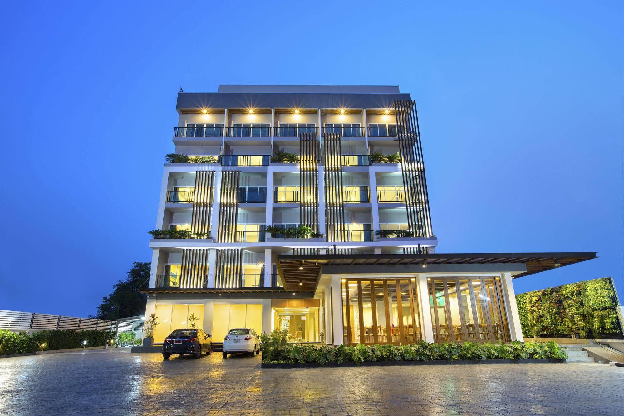 V Hotel Ubon Ratchathani Exterior photo